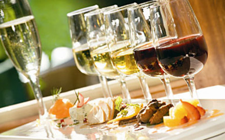 Golden_medium_food_and_wine