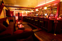 Small_flute_gramercy_bar