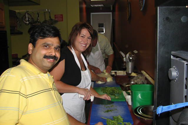 Medium_guy_and_girl_chopping