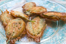 Small_fried-sage-leaves