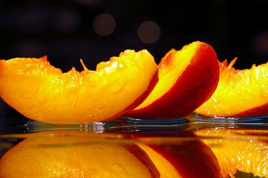 Large_peach_slices