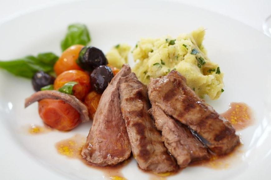 Large_lamb_and_artichokes